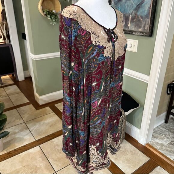 Gimmicks Lace Embroidered Tunic Top Size Large - Picture 4 of 11